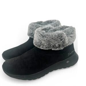 SKECHERS  Woman's Nubuck Fur Lined Booties 7  Comfortable and Toasty Warm!